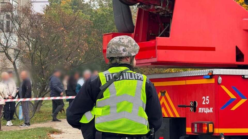 "Ніяких військових об'єктів". У Луцьку російський дрон влучив у гуртівню, є загиблі
