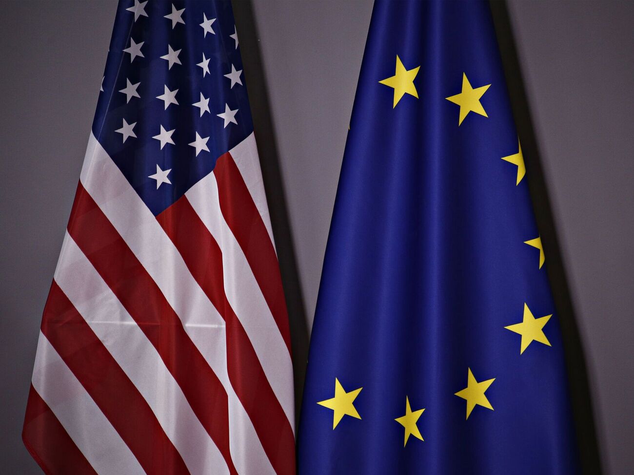 Ознак припинення обміну розвідданими між США й Україною немає – Єврокомісія