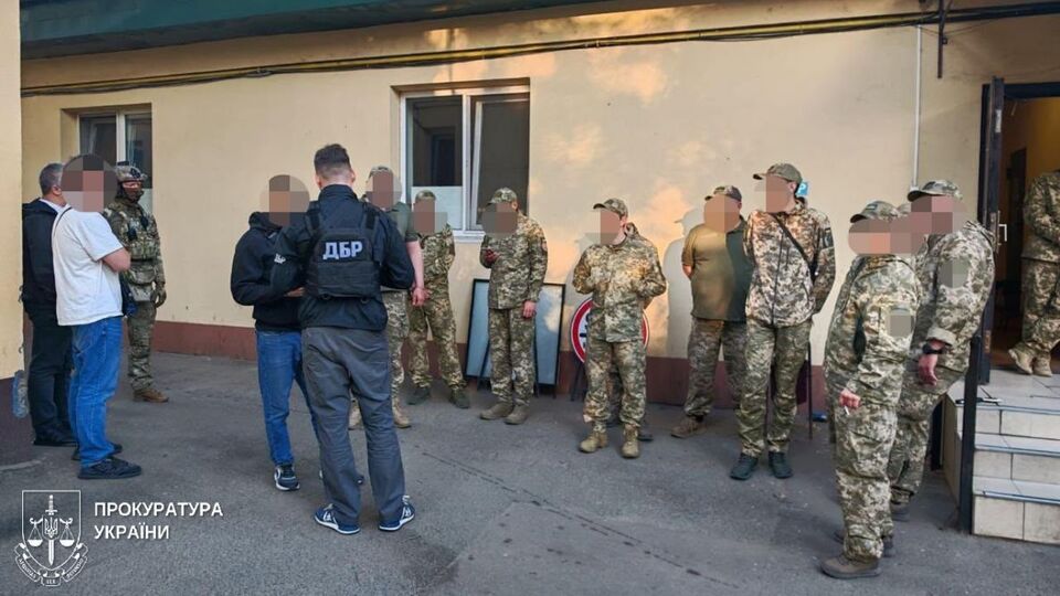 В Одессе девятерых сотрудников ТЦК осудили за похищение и пытки мужчин