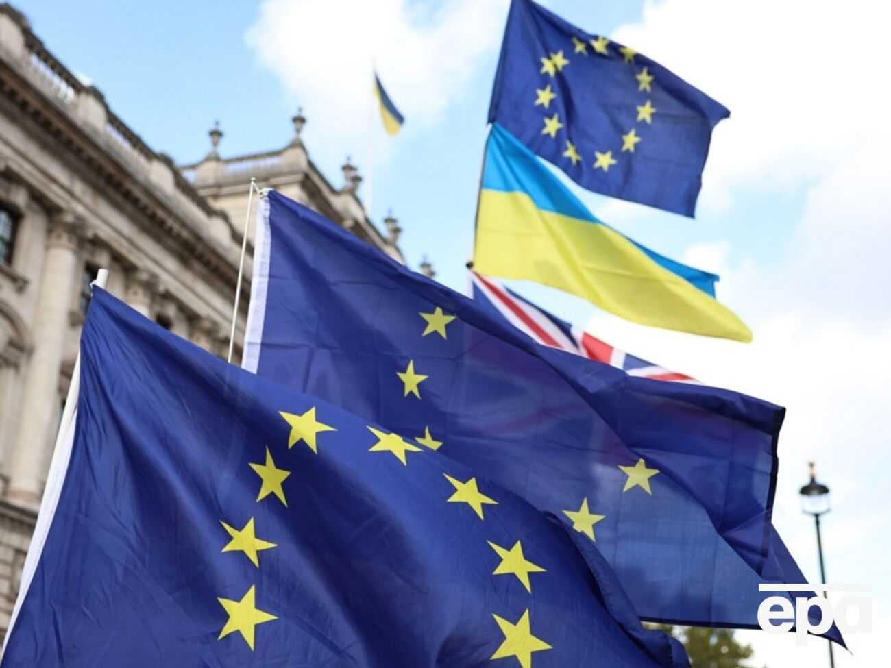 Лідери ЄС відреагували на намір Зеленського відновити удари по російських НПЗ. Підтримали чи ні