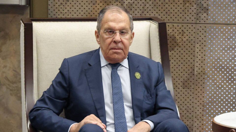 Лавров заявил, что РФ не пойдет на прекращение огня и что Зеленский бросил "грубый вызов Трампу"
