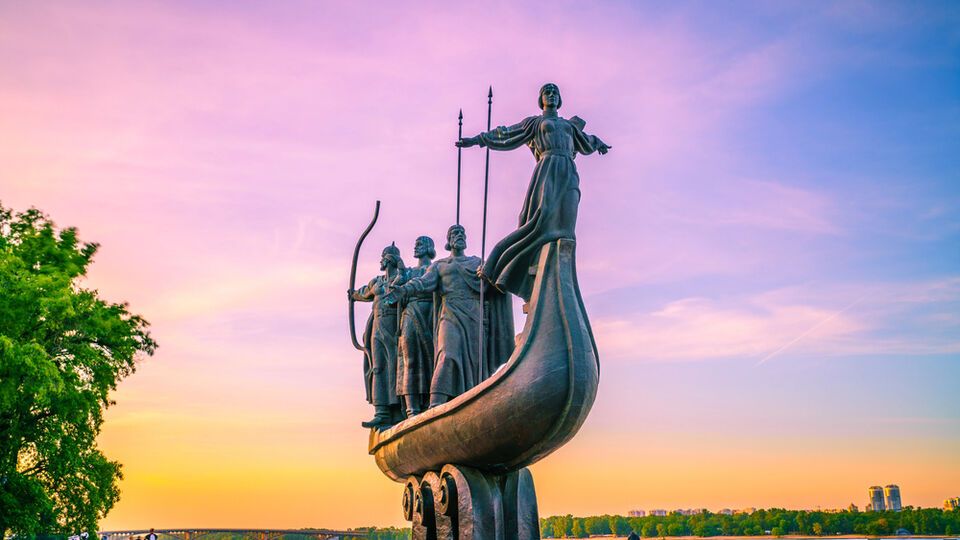 "Допомагайте фронту або не заважайте дестабілізацією столиці". Військові закликали не проводити мітингів у Києві