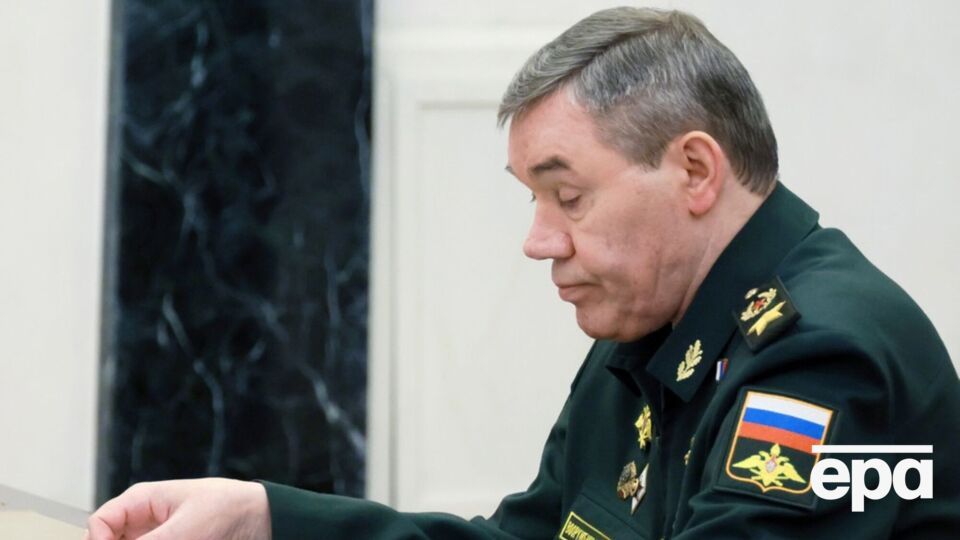 Герасимов відзвітував Путіну про атаки на українські мости й енергетику