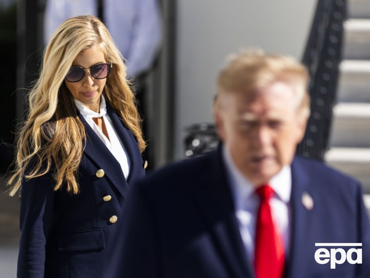 "Ласкаво просимо до світу Трампа". Чому президент США радив своїй речниці звільнитися за п'ять днів роботи