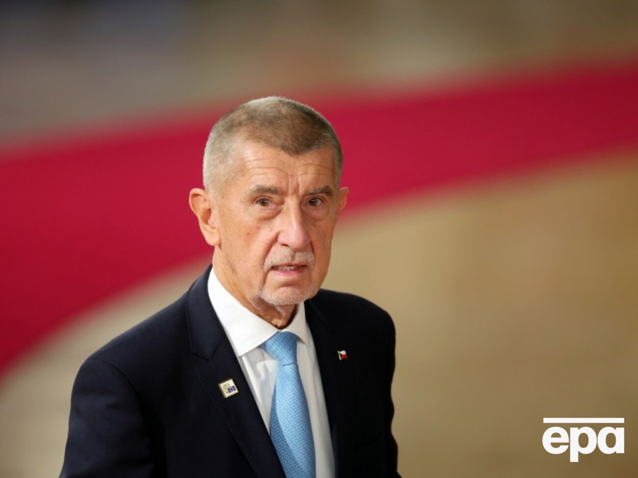 Премьер Чехии, который выступал против военной помощи Украине, заявил, что Трамп подставил Европу соглашением с Путиным