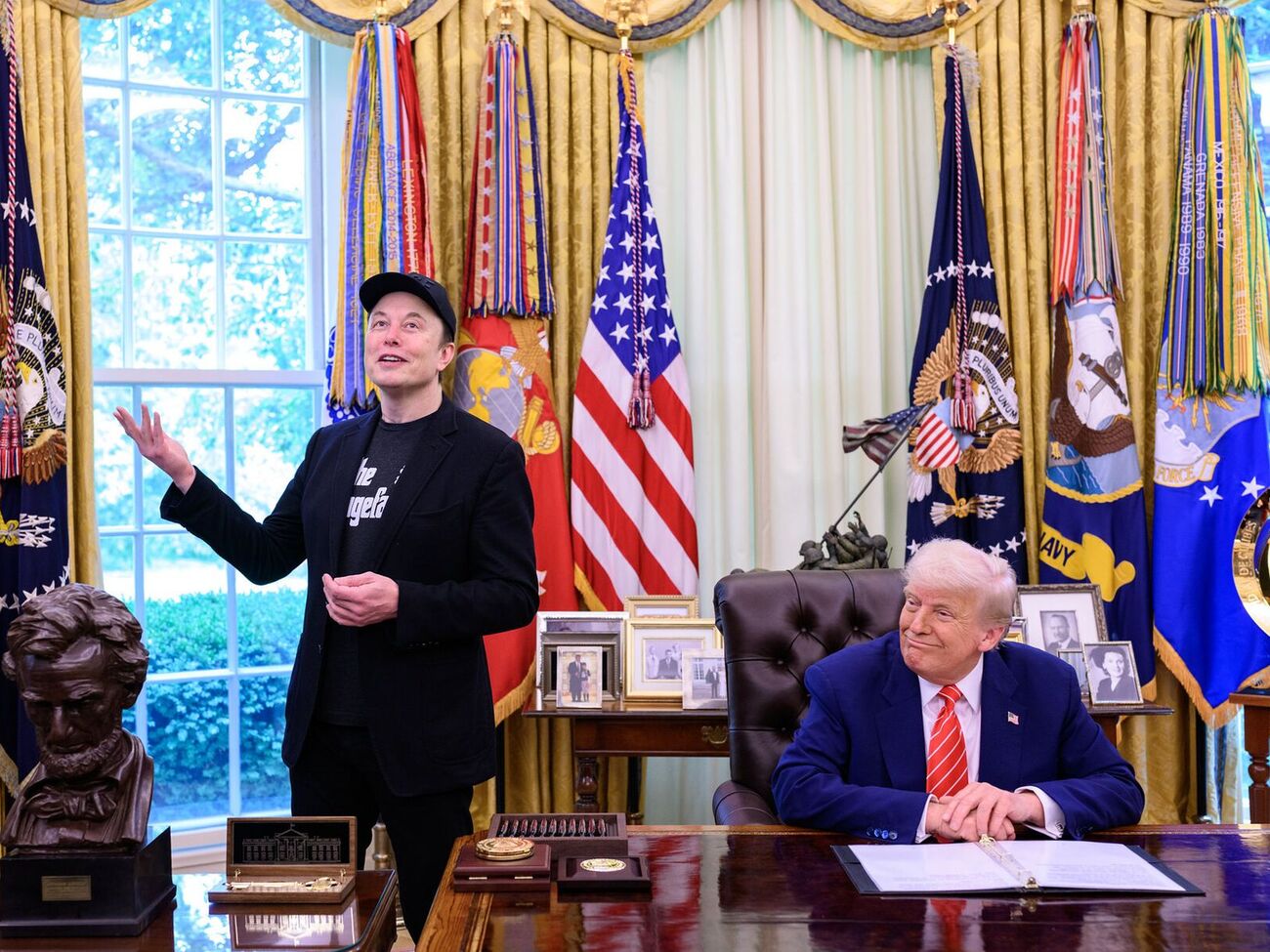 ЗМІ дізналися, хто прийшов до Трампа з планом обмежити роботу "військового пакету" Starlink в Україні