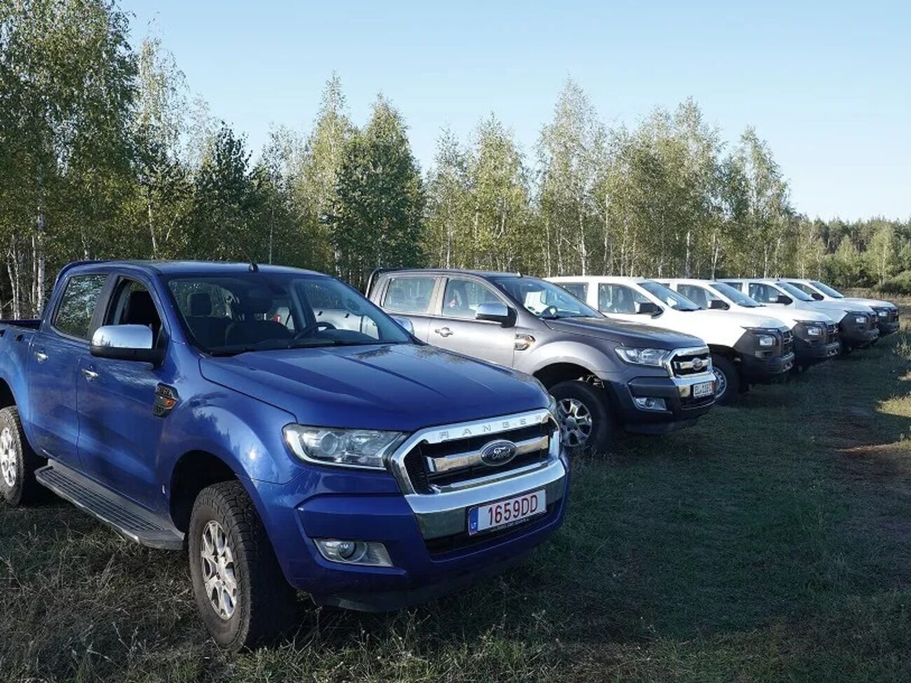 "Сталевий фронт" передав 157-й ОМБр дев’ять пікапів вартістю понад 9,1 млн грн