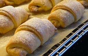 Добавьте это в тесто – и получится гора вкусных рогаликов к чаю, которые моментально исчезают с тарелки