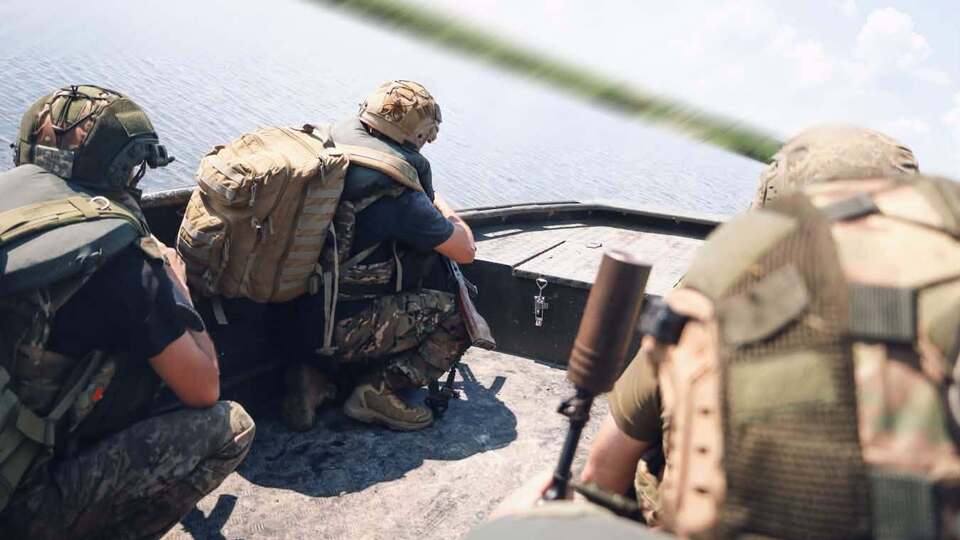 Українські прикордонники намагалися зловити втікача й перетнули кордон Молдови. Їх затримали. Відео