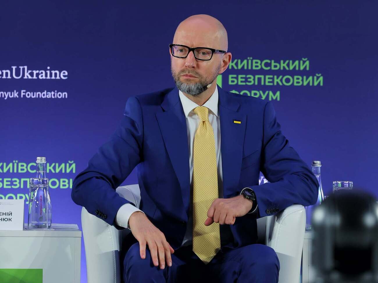 Захід у 2014 році не давав "жодного цента" на зброю для оборони Криму – Яценюк