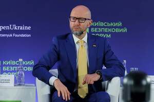 Захід у 2014 році не давав "жодного цента" на зброю для оборони Криму – Яценюк