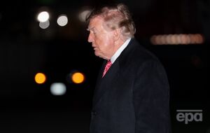 "Знову ця херня". Трамп вульгарно висловився про атлетичні сідниці сенатора. Відео