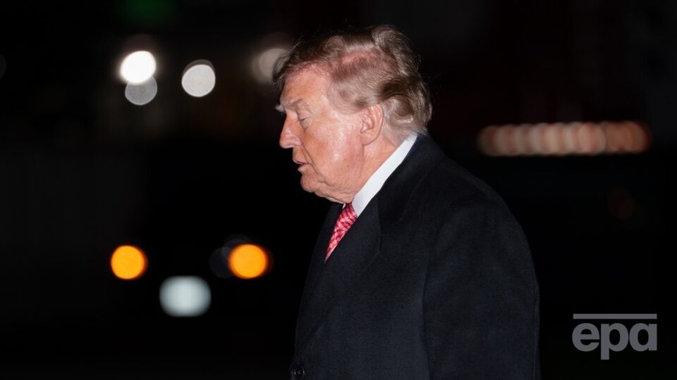 "Знову ця херня". Трамп вульгарно висловився про атлетичні сідниці сенатора. Відео