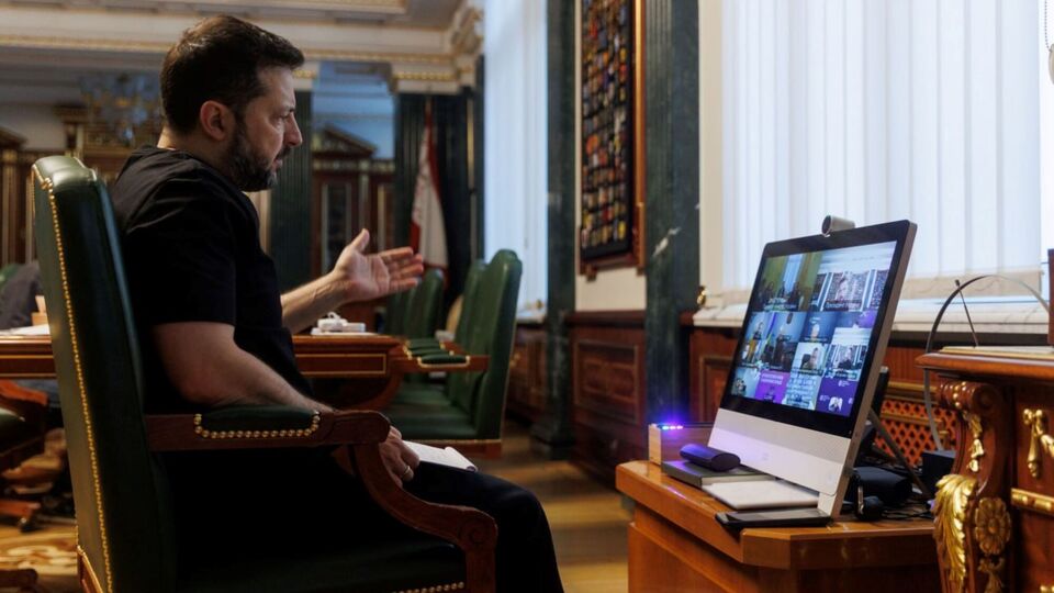 Уночі РФ уразила 28 підстанцій та інших важливих енергооб’єктів – Зеленський