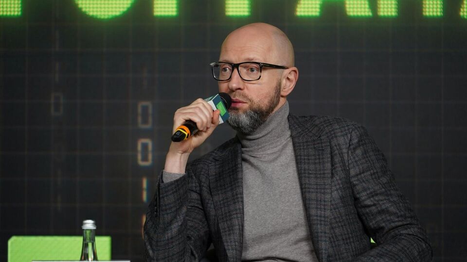 "Треба було тиснути". Яценюк заявив, що Україні потрібне гарантоване фінансування на три роки