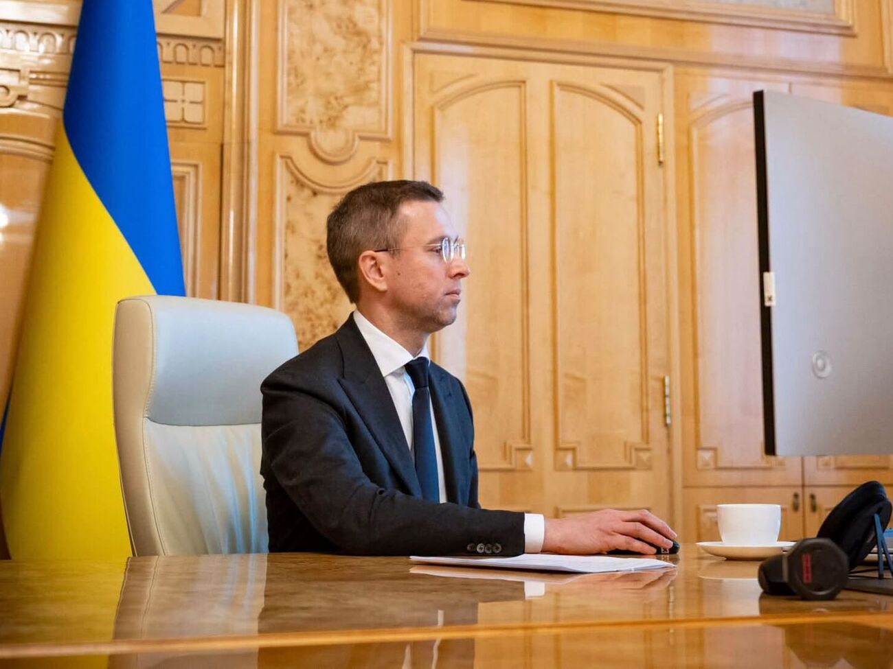 Сохранят ли 100% бронирования работников? Премьер рассказал о дискуссии в правительстве
