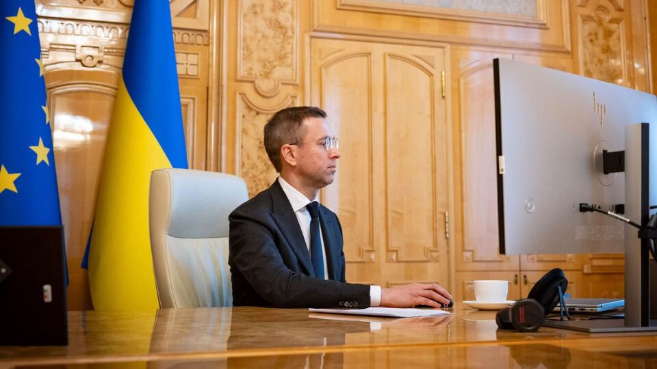 Сохранят ли 100% бронирования работников? Премьер рассказал о дискуссии в правительстве