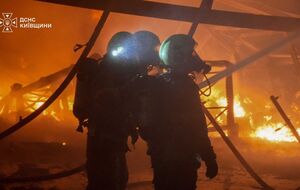 РФ масовано атакувала Ірпінь під Києвом. Загорівся великий завод. Серед поранених – діти. Фото