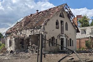 Фонд Ріната Ахметова оплатив операцію жительці Слов’янська, яка вижила після влучання авіабомби в будинок