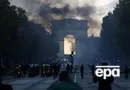 "Как французы могли такое сделать с Францией?" Почему протестуют в Европе