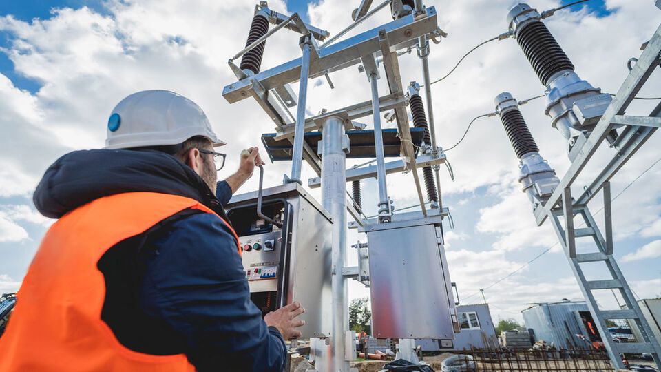 ДТЭК за неделю вернул свет более чем 1,7 млн семей после российских обстрелов