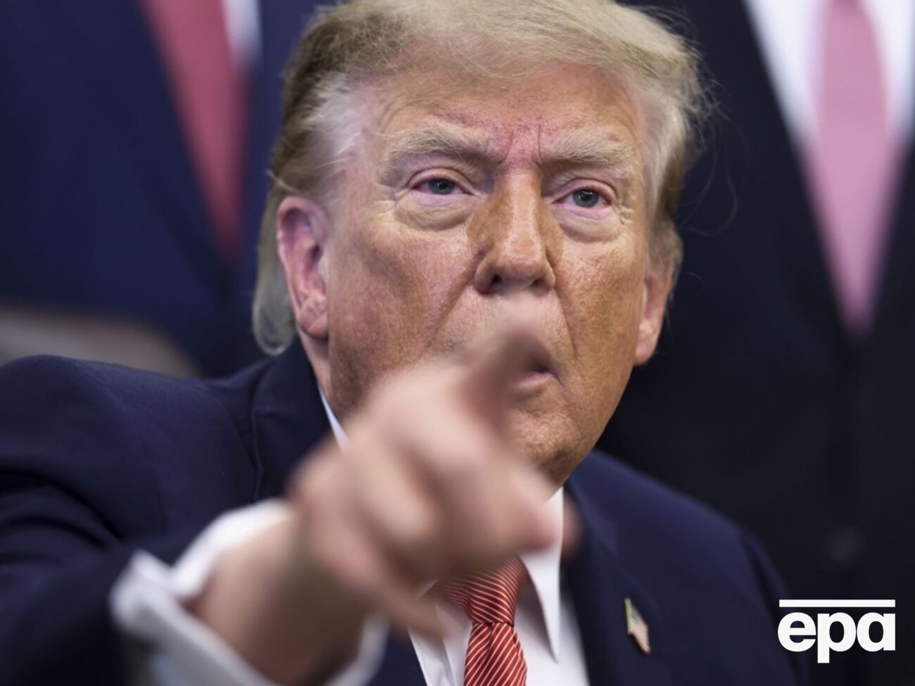 Трамп заявив, що кінець війни в Україні "ближче, ніж будь-коли". У Києві та інших містах пролунали вибухи