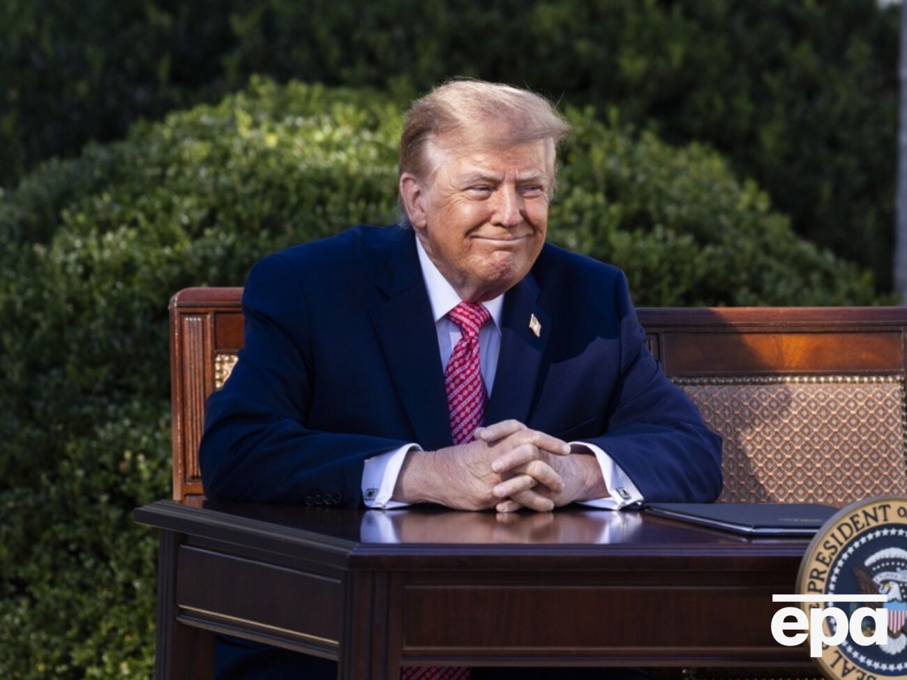 Трамп присвятив звільненню Габбарда три пости, розхвалив себе і РФ, згадав санкції. Що написав