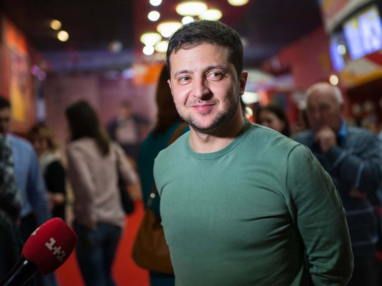 "Я побывала в руках президента". Известная актриса рассказала, как Зеленский трогал ее за грудь