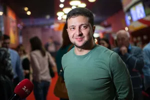 "Я побувала в руках президента". Відома актриса розповіла, як Зеленський торкався її грудей