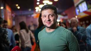 "Я побувала в руках президента". Відома актриса розповіла, як Зеленський торкався її грудей