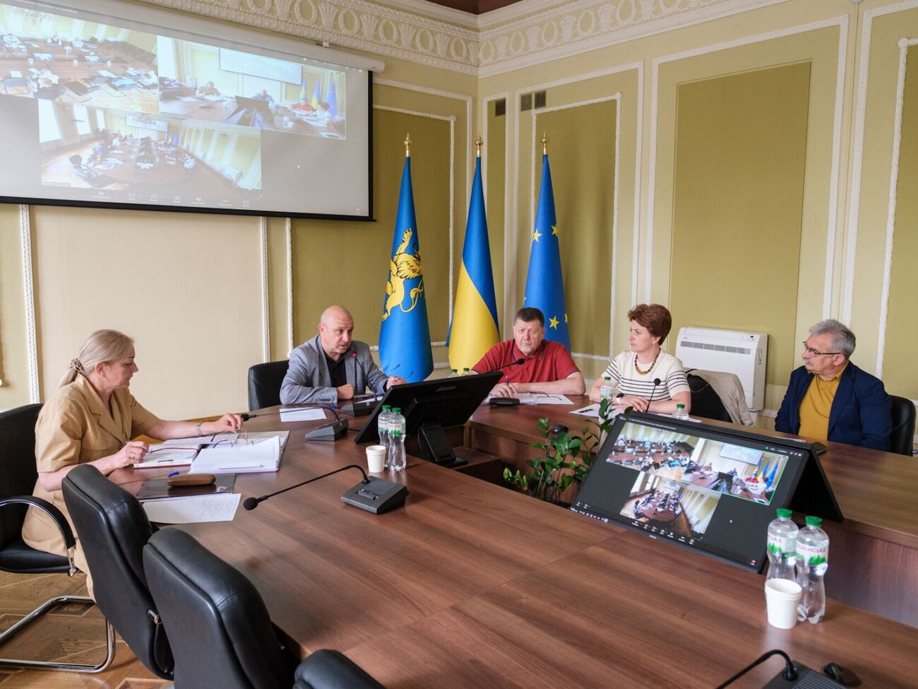 Львовский облсовет объявил 2027-й "годом УПА". МИД Украины отреагировал и обратился к Польше