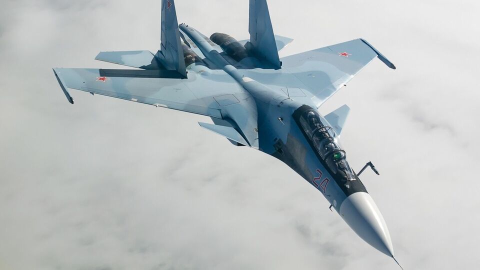 В России, вероятно, разбился истребитель Су-30СМ. Паблики показали видео