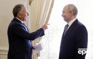 В об'єктиви камер потрапили нотатки Віткоффа на зустрічі з Путіним. Що там
