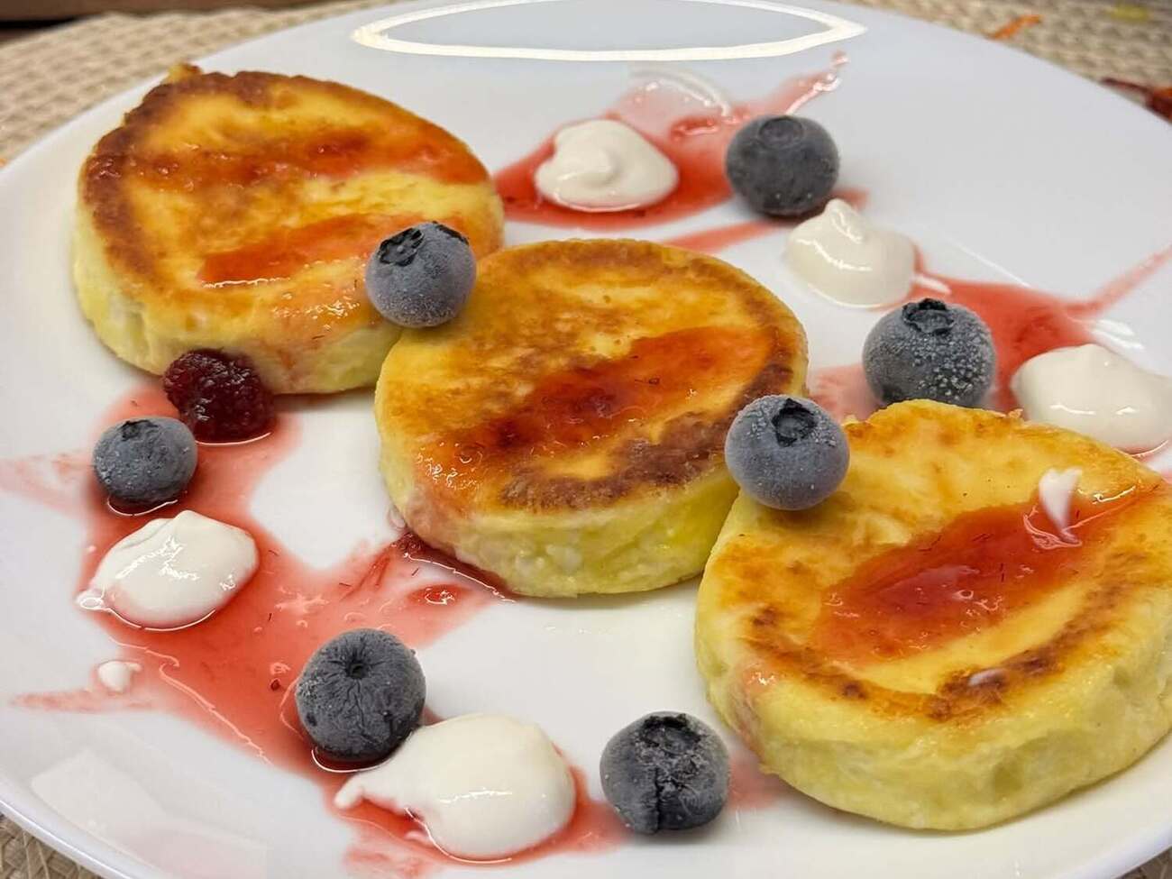 Запишіть ці пропорції – і сирники завжди будуть смачними й не розповзуться на сковороді. Рецепт
