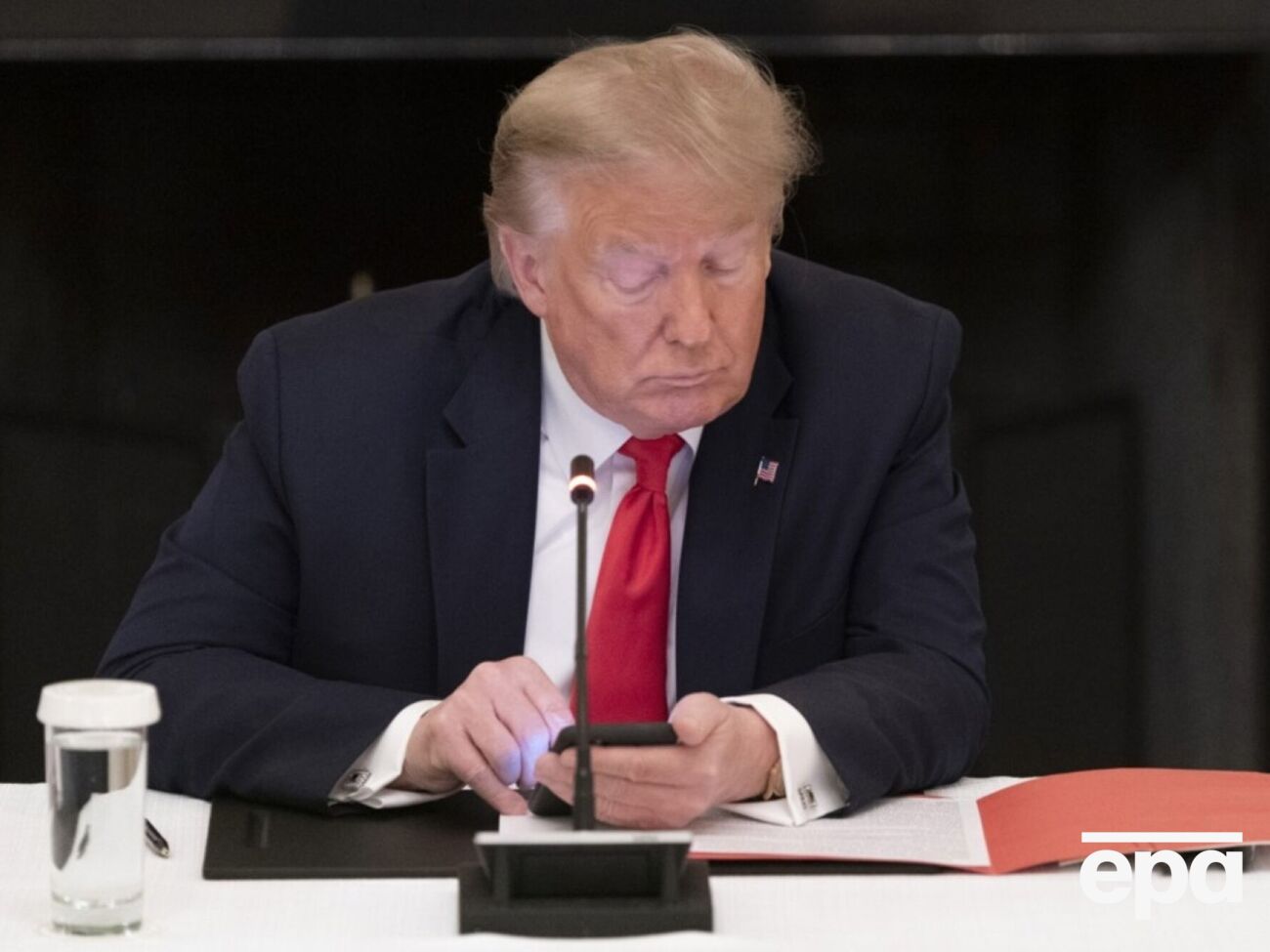 Трамп телефонував у Google і просив перейменувати Атлантичний океан на свою честь. Що йому відповіли
