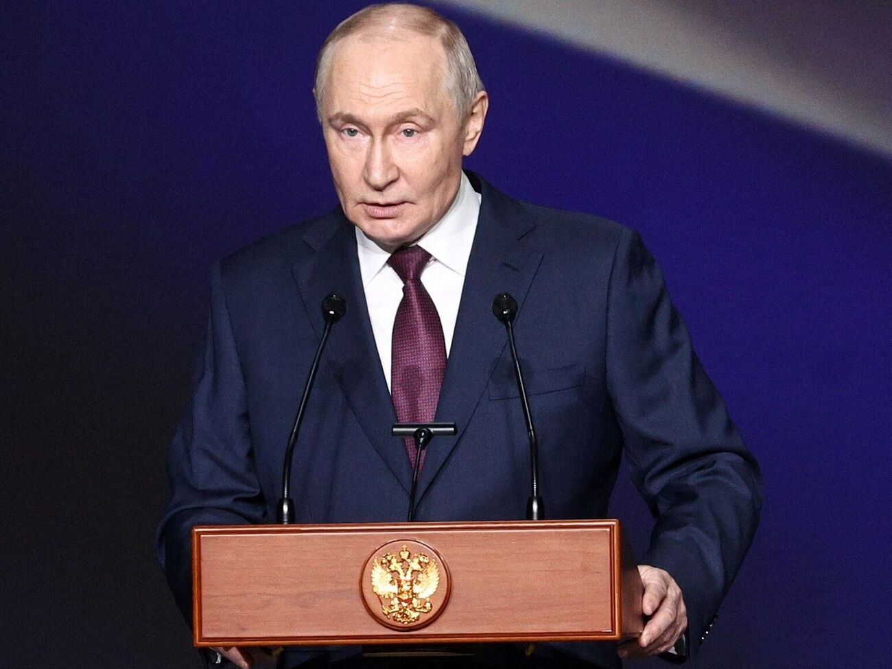 Путин заявил о политической шизофрении и назвал оккупированные территории Украины "исторически" российскими