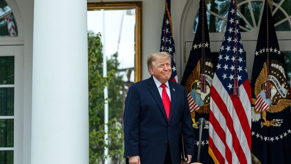 "Телефонував я чи хтось інший..." Трамп завив, що Маск відновив роботу Starlink в Україні