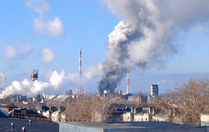 У Пермському краї РФ після атаки загорівся хімзавод. Відстань від кордону з Україною – 1700 км