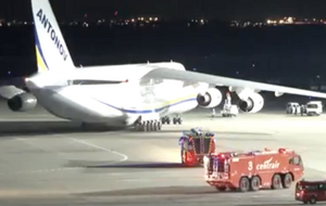У Японії загорівся український літак Ан-124. Що відомо