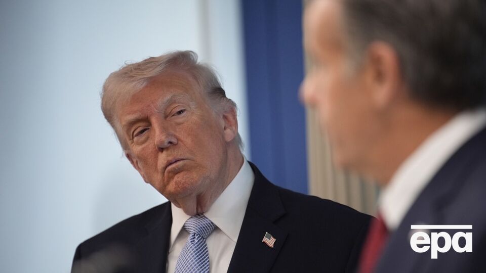 Трамп налаживает отношения с Путиным, но разведка США продолжает помогать Украине – The Atlantic