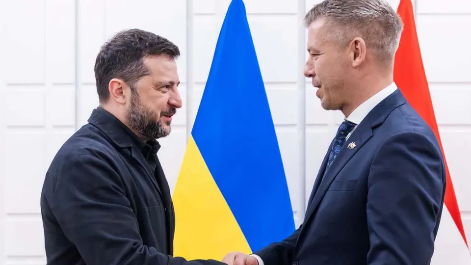 Зеленський не поїхав в Угорщину на свято, хоч запрошували. В ОП говорять про "чіткі сигнали" від Мадяра