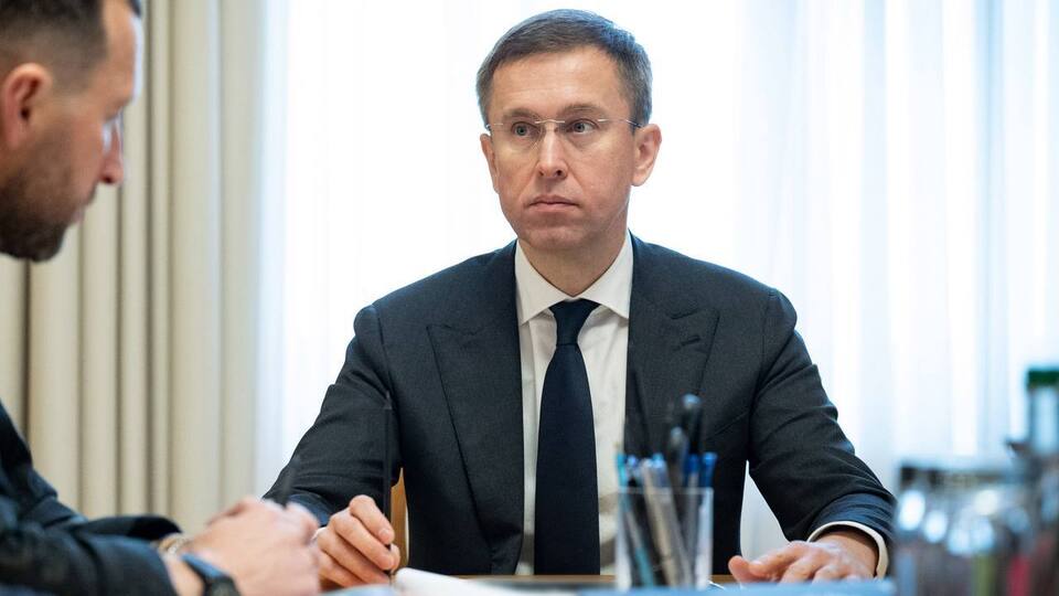 "Складні, але необхідні рішення". Кабмін фіналізував зміни в системі бронювання. Чого чекати