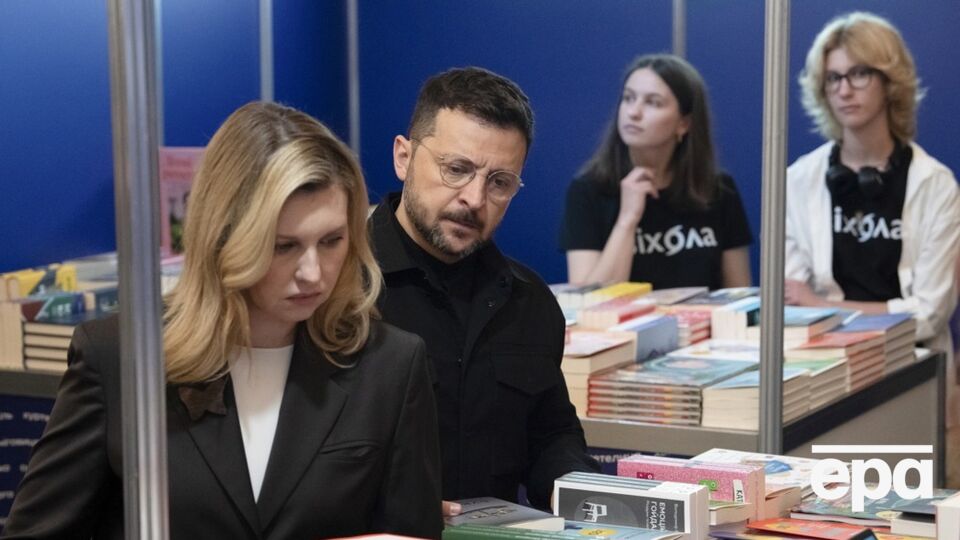 Флірт і підтримка. Зеленський відверто розповів про стосунки з дружиною