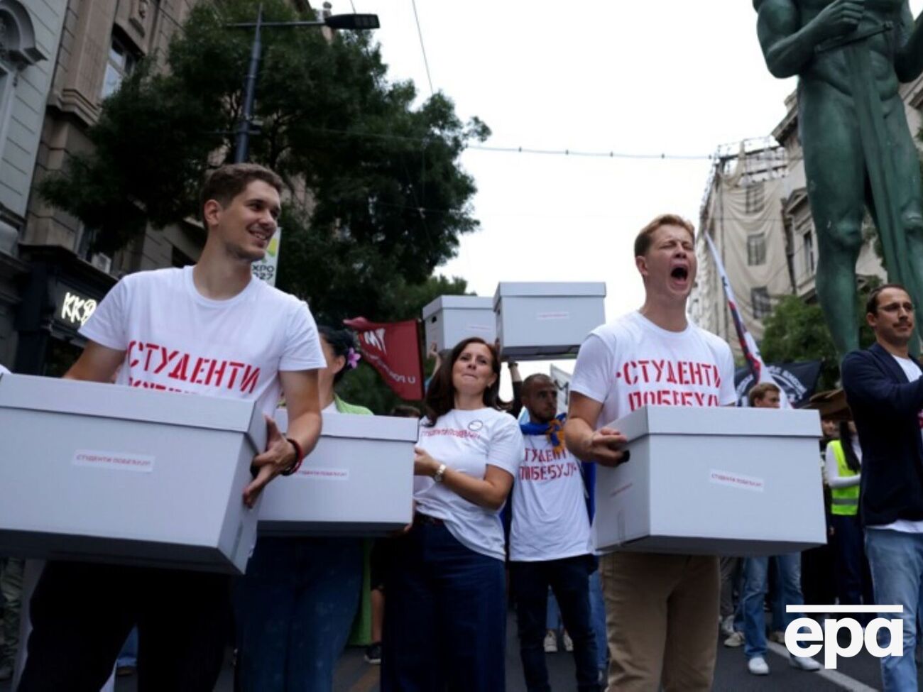 Reuters виправило новину про плани Сербії припинити експорт зброї, яка потрапляє до України