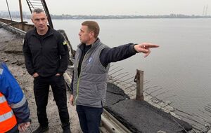 Россияне нанесли удар по Южному мосту в Киеве. Кличко показал последствия