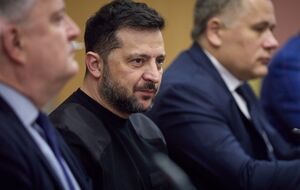Россия, возможно, серьезно настроена, и "все зависит от США". Зеленский – о встрече в Абу-Даби
