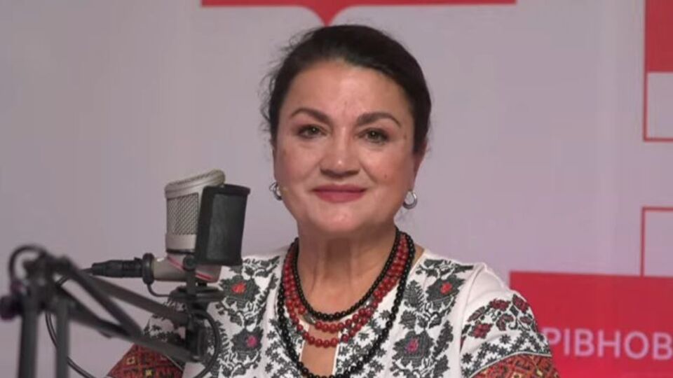 "Це нагадує, як Янукович ручку ламав". Наталія Сумська рознесла Астаф'єву після радіодиктанту