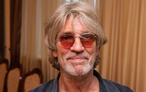 "Я думал, что она очень красивая, пока не приехал в Киев". Эрик Робертс показал жену-украинку. Фото