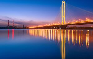 В Киеве готовят альтернативу мостам через Днепр. Начнут строить понтонные переправы