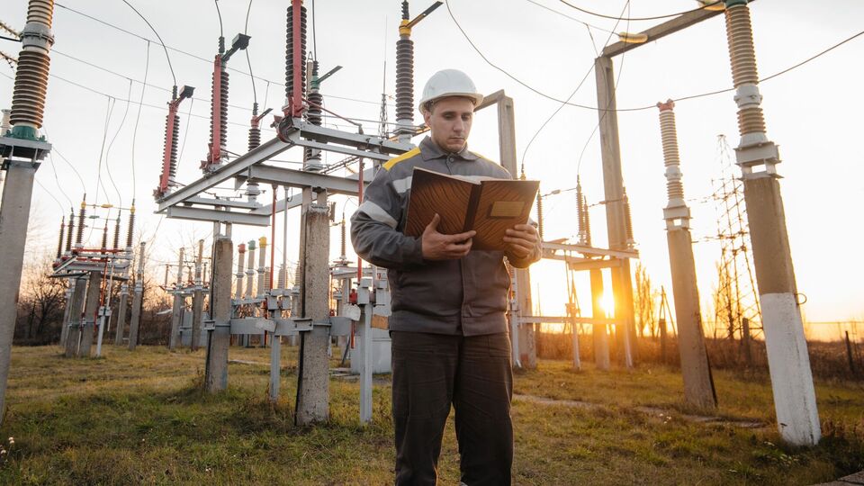 Price caps обмежують імпорт електроенергії з Європи й можуть призвести до відключень – експерт